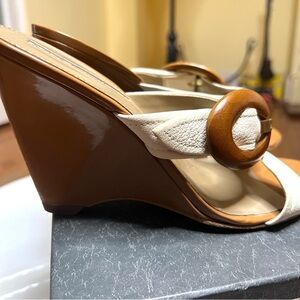VIA SPIGA wedge sandal caramel & cream leather. 4 in heel Size 7 1/2.